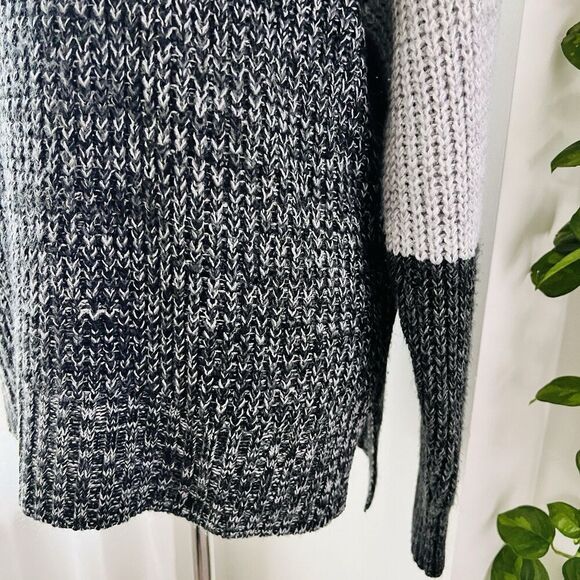 Time & Tru Gray Colorblock Soft Cozy Stretchy Sweater - Size XL 16/18 - Picture 4 of 8